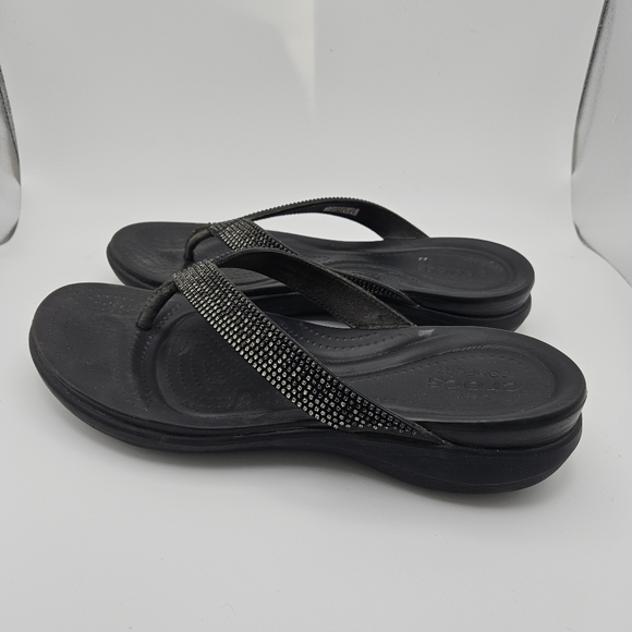 Crocs black and silver comfy flip flop sandals women's 10 - Picture 3 of 6